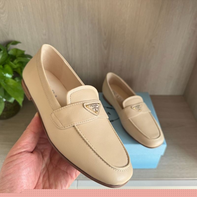 Pra*a leather shoes